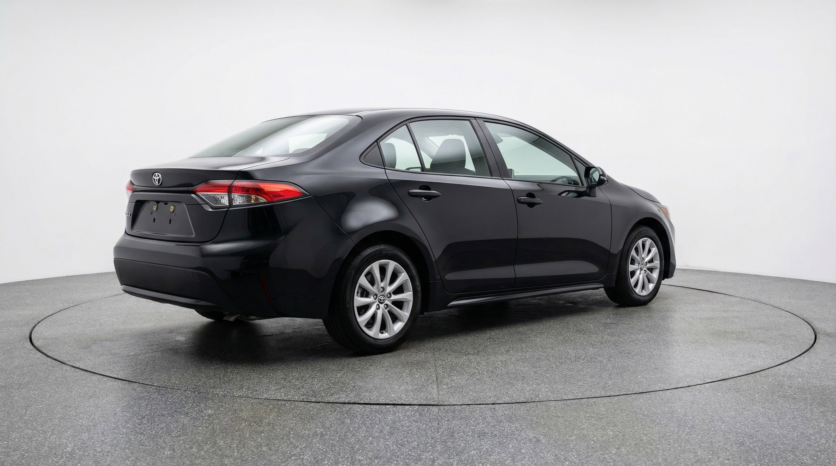 Used 2025 Toyota Corolla LE FWD image 9