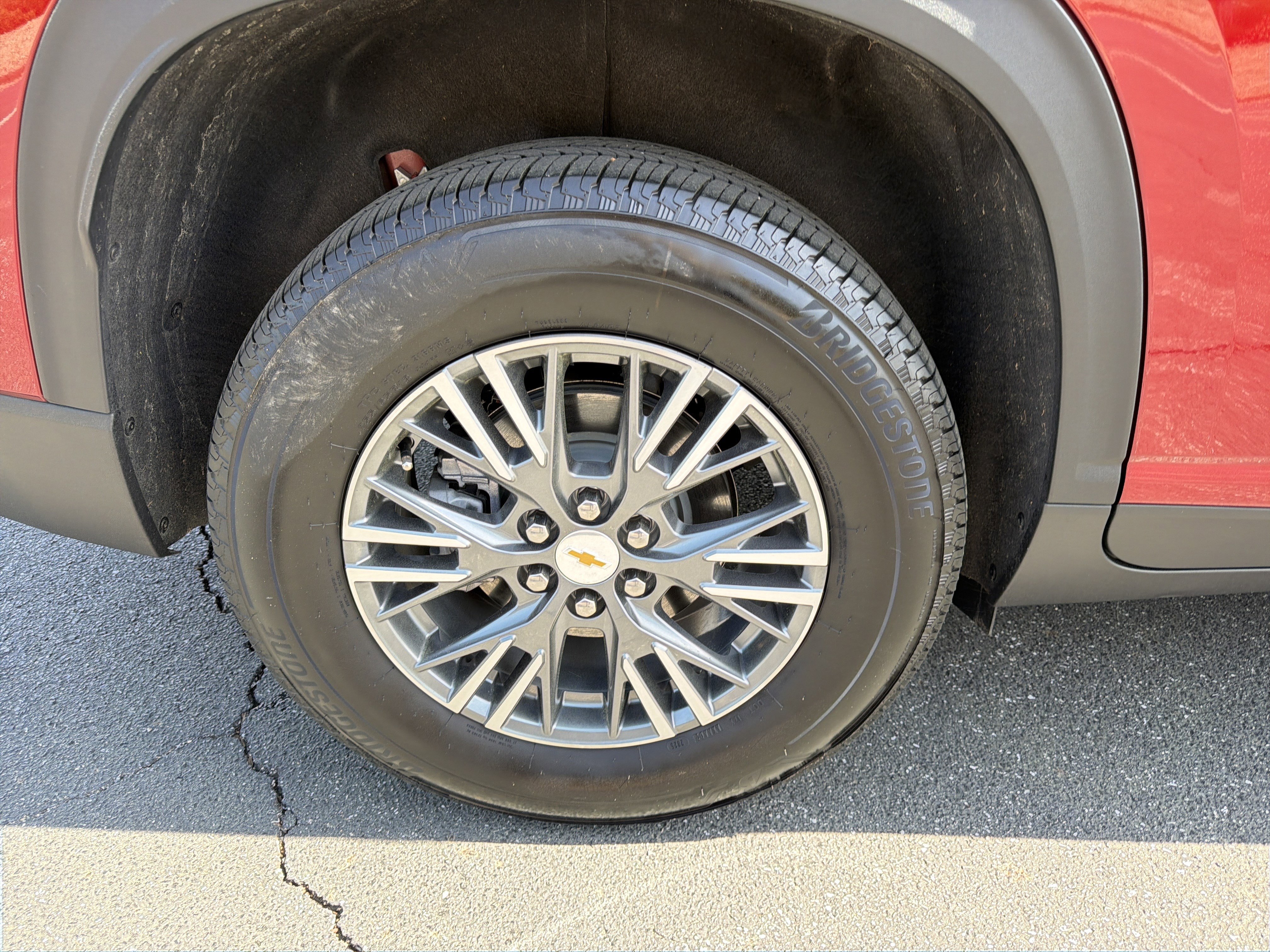 Used 2026 Chevrolet Traverse LT w/ Driver Confidence Package image 18