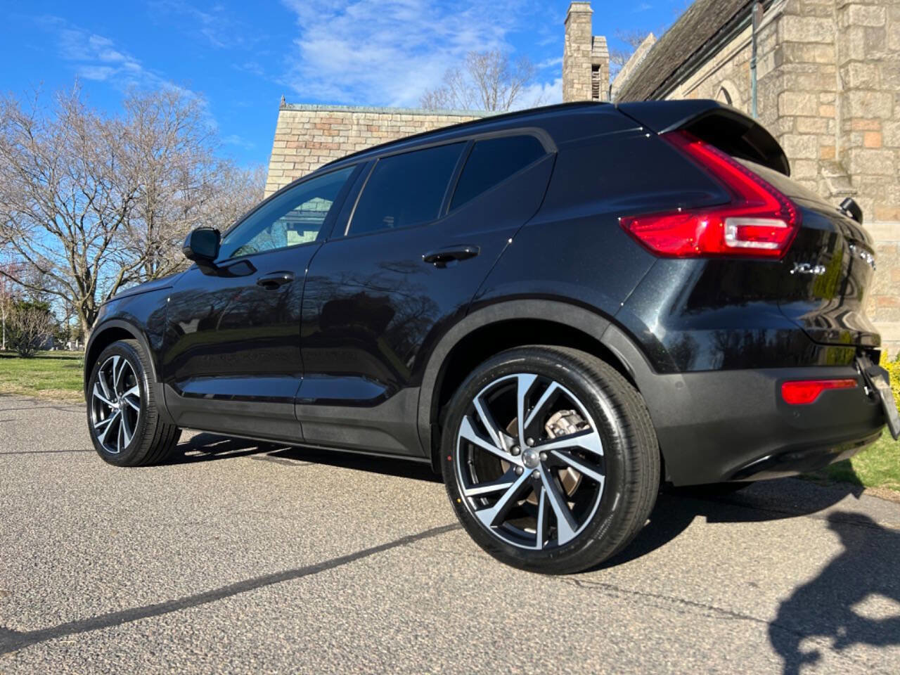 Used 2021 Volvo XC40 T5 R-Design w/ Advanced Package AWD/4WD image 11