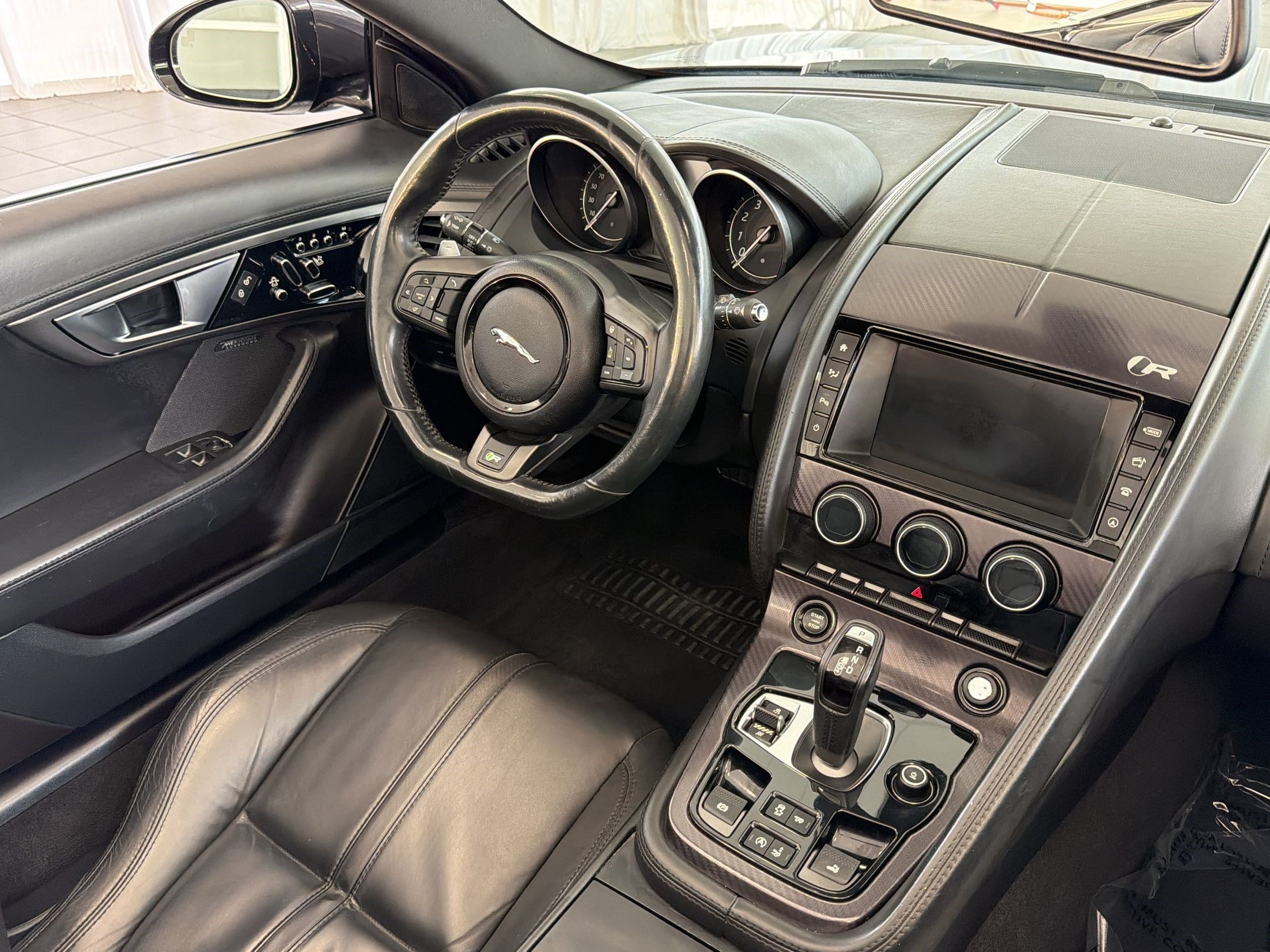 Used 2016 Jaguar F-TYPE R AWD/4WD image 28