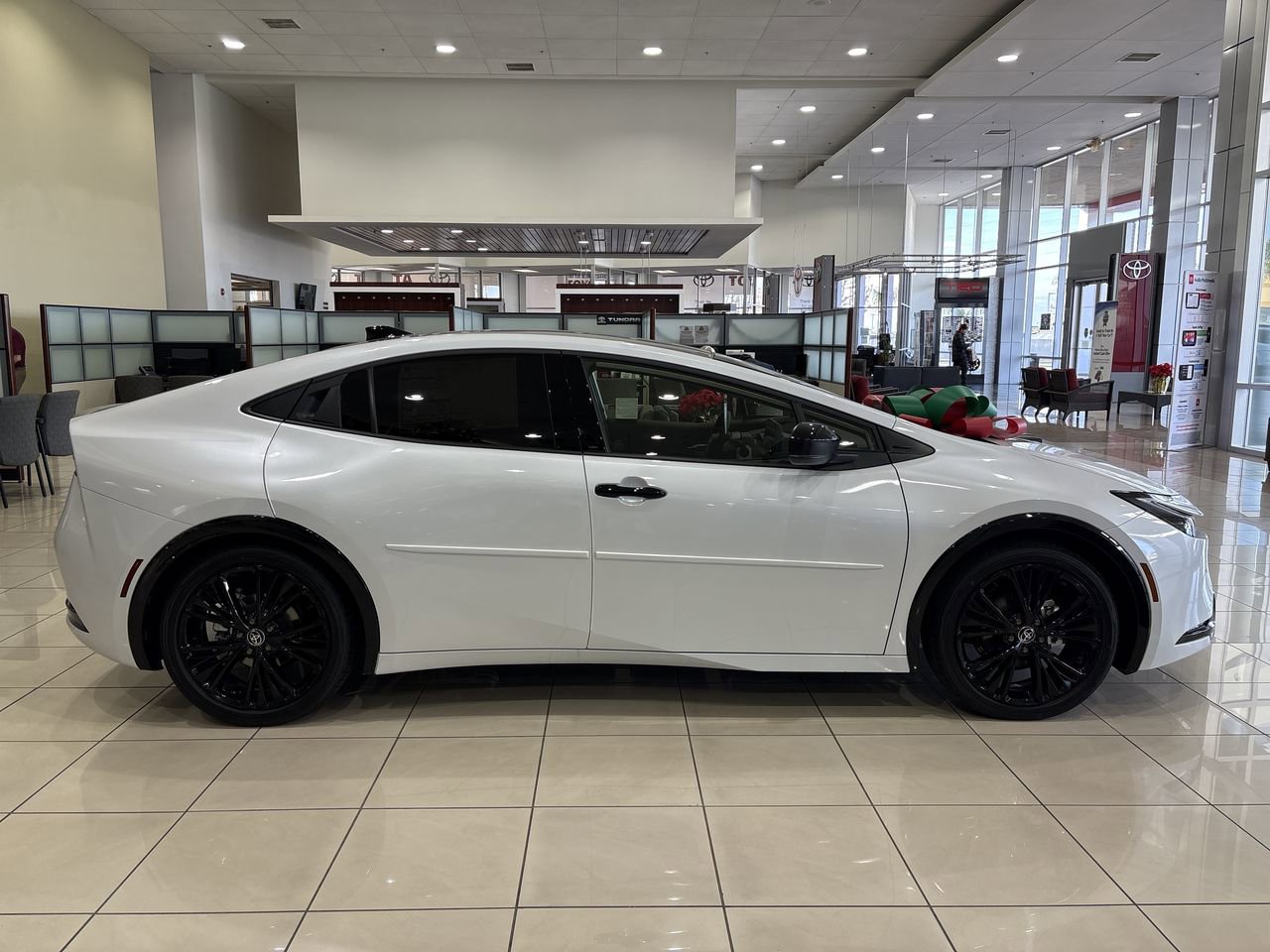 New 2026 Toyota Prius FWD image 3