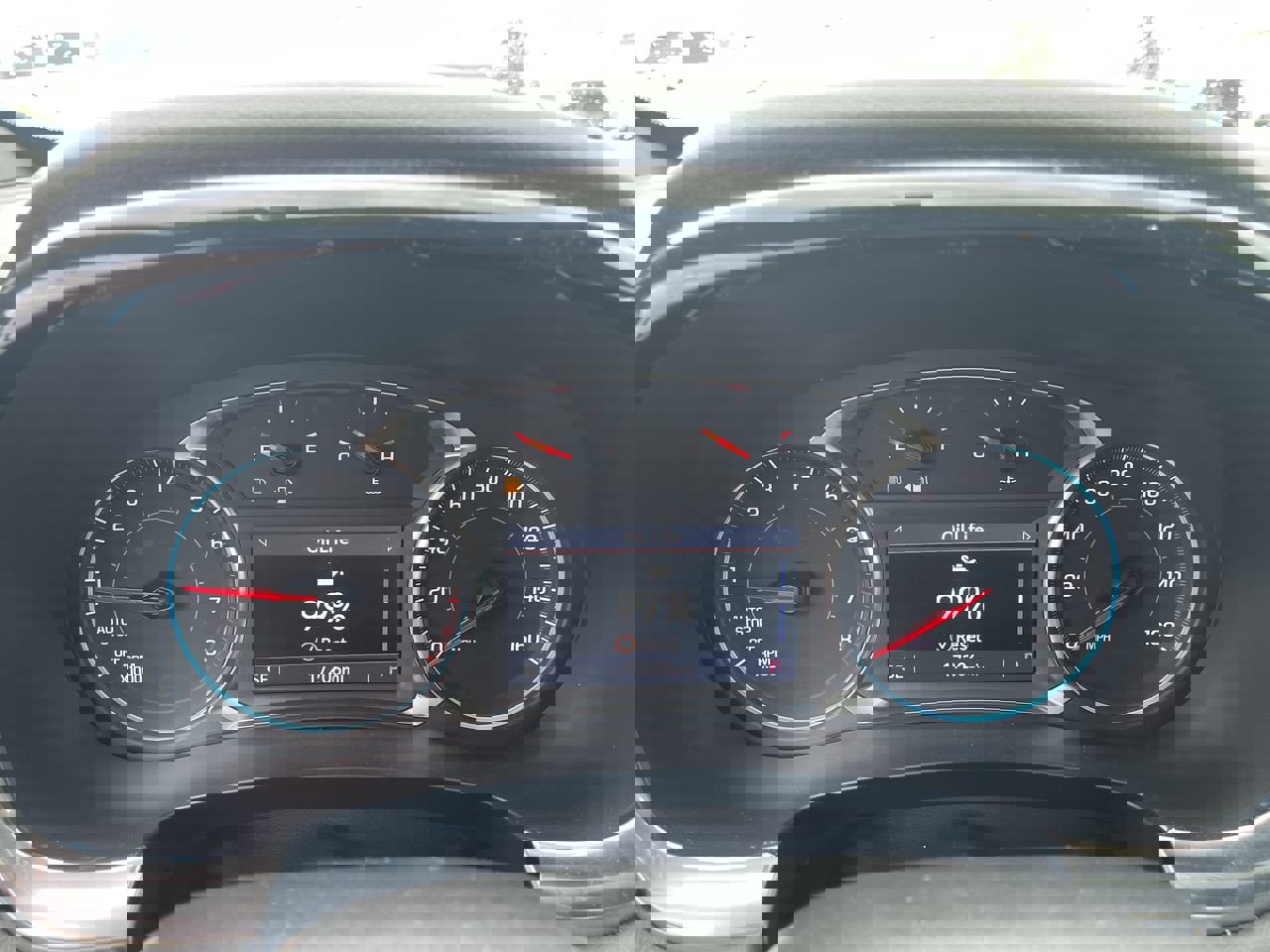 Used 2023 Chevrolet Traverse LT image 11