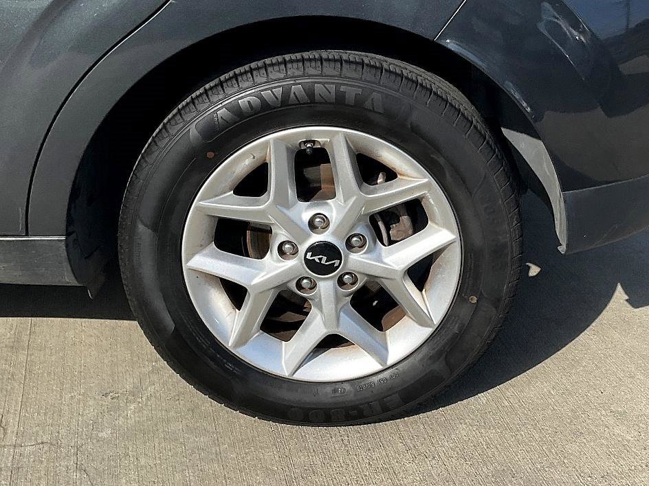 Used 2023 Kia Soul LX w/ LX Technology Package image 14