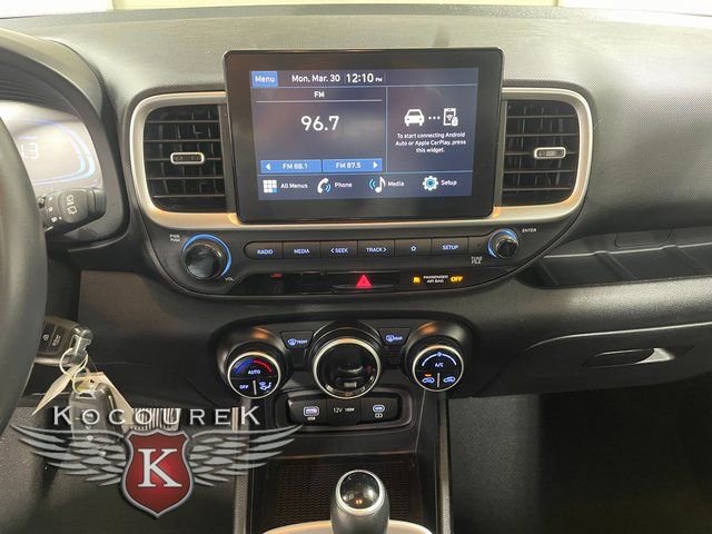 Used 2023 Hyundai Venue SEL image 16