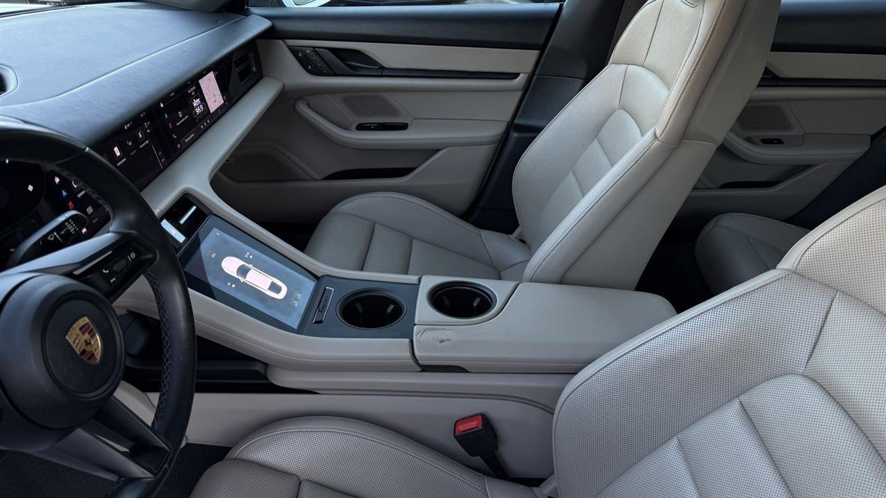 Used 2022 Porsche Taycan image 29