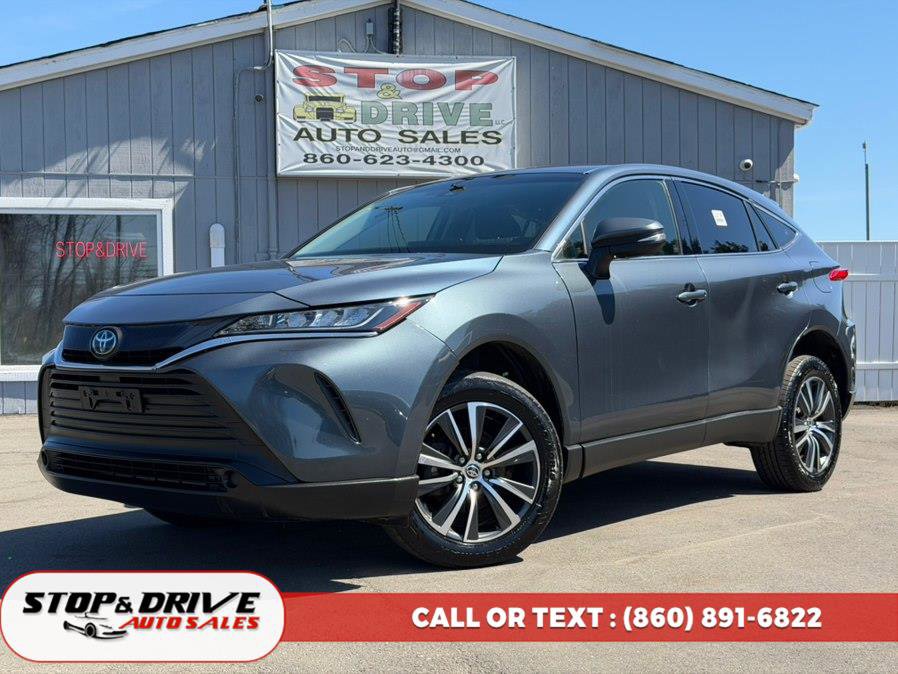 Used 2022 Toyota Venza LE image 1