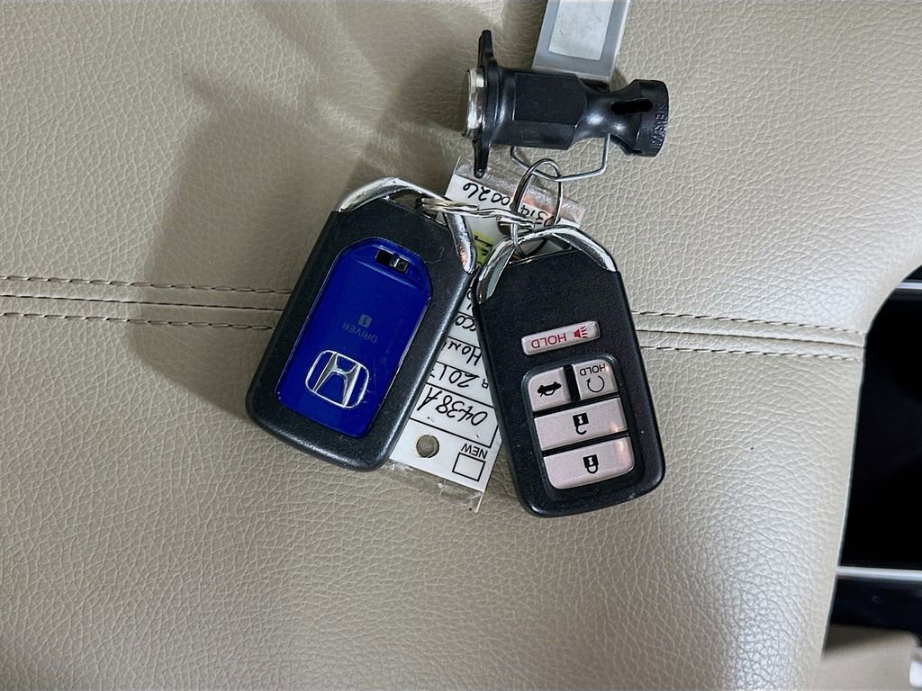 Used 2017 Honda Accord Touring image 35