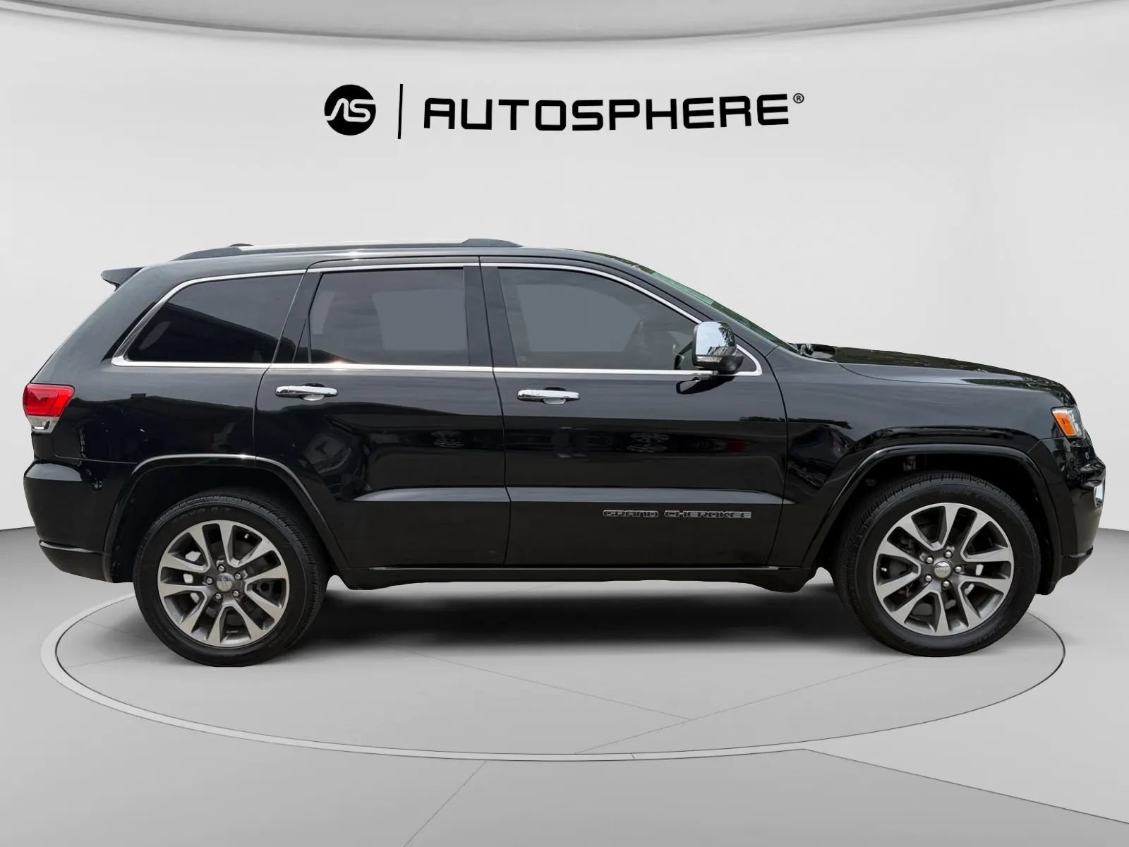 Used 2018 Jeep Grand Cherokee Overland w/ Interior Metal Package RWD image 10