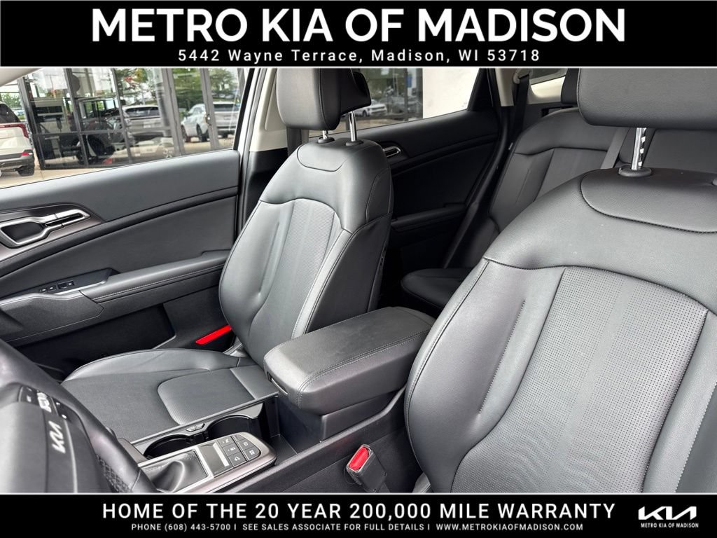 Used 2026 Kia Sportage EX FWD image 16