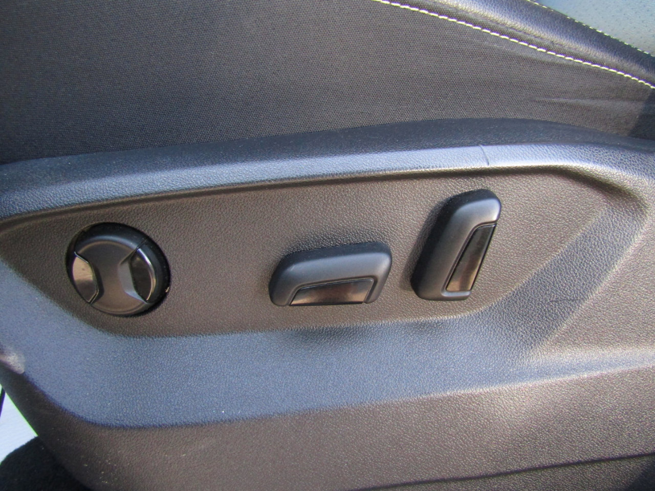 Used 2022 Volkswagen Atlas SE image 12