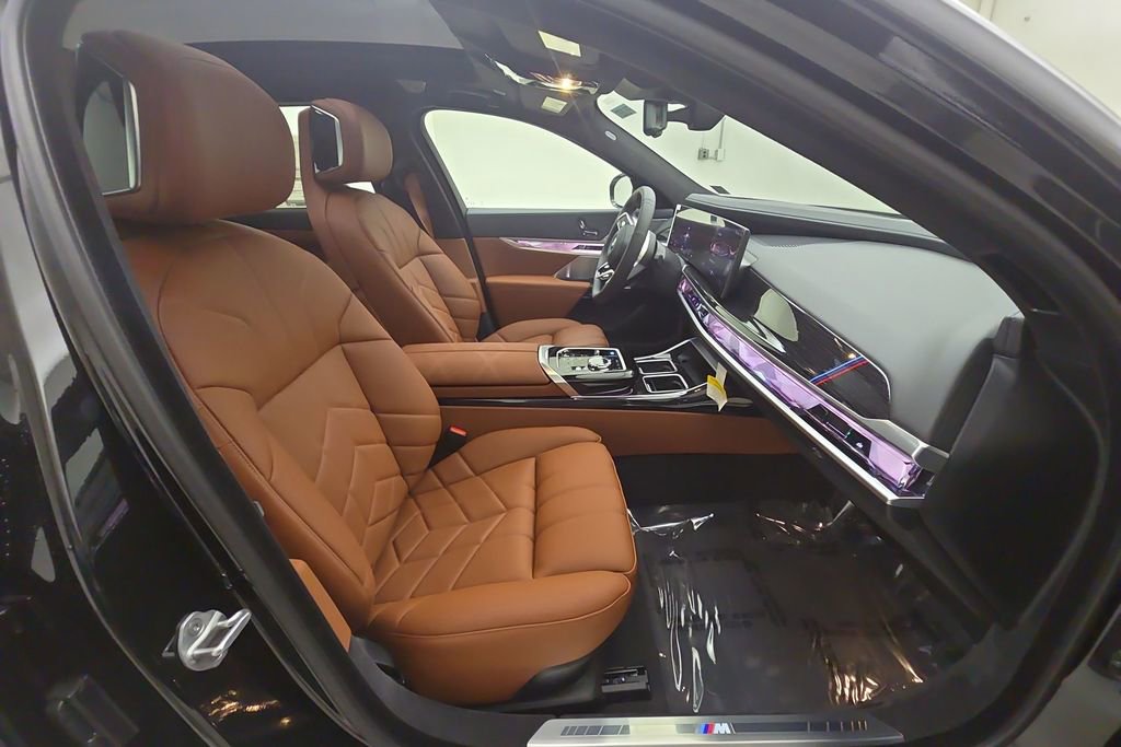 New 2026 BMW i7 xDrive60 w/ Executive Package image 31