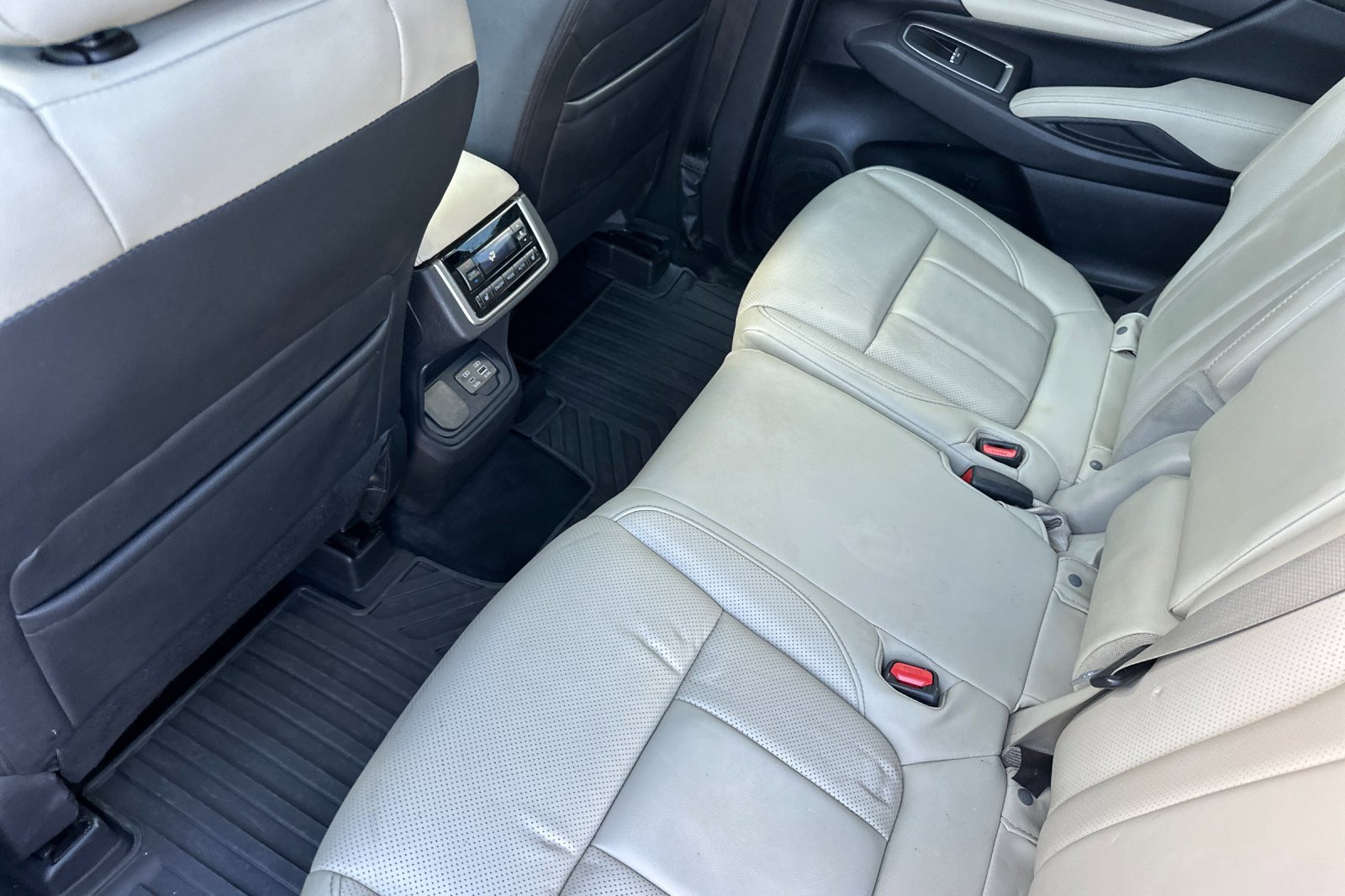 Used 2024 Subaru Ascent Limited image 13