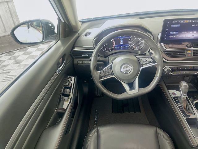 Used 2024 Nissan Altima 2.5 SR w/ SR Premium Package FWD image 23