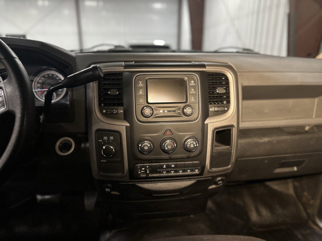 Used 2015 RAM 3500 Tradesman w/ Power & Remote Entry Group image 18