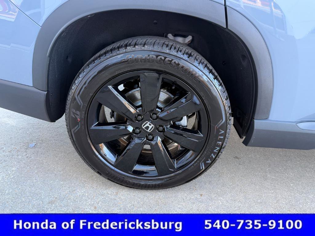Certified 2025 Honda Pilot Black Edition image 4