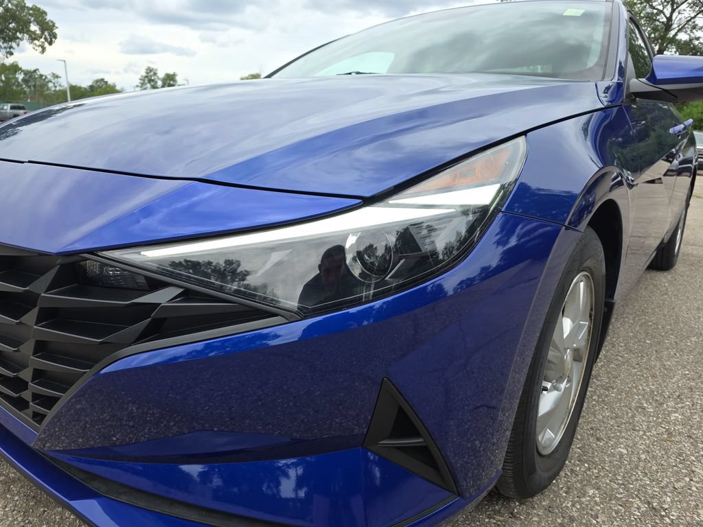 Used 2023 Hyundai Elantra SE FWD image 32
