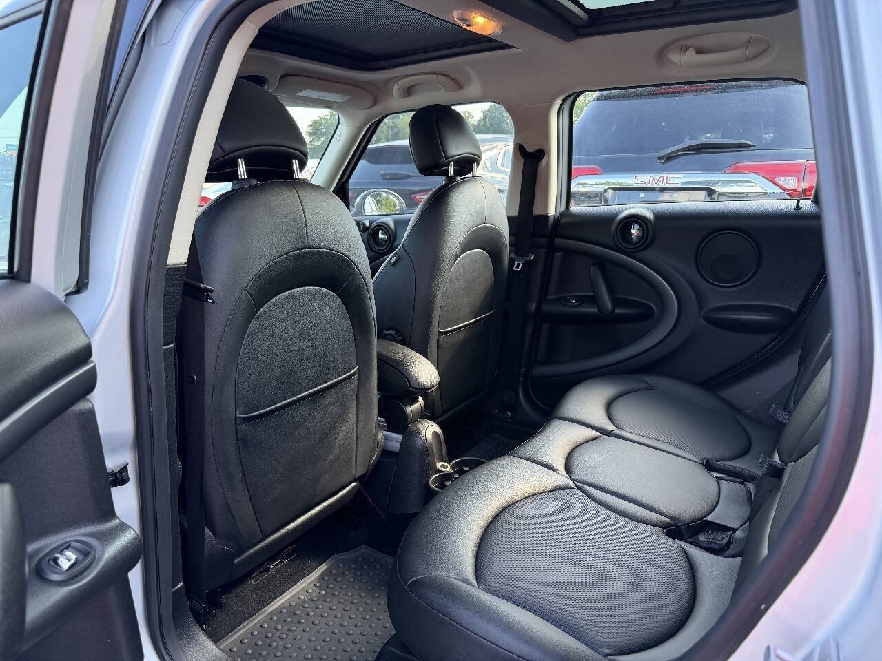 Used 2016 MINI Cooper Countryman S FWD image 9