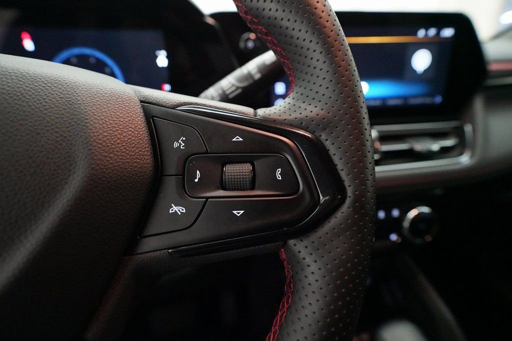 Used 2025 Chevrolet TrailBlazer RS w/ Convenience Package image 19