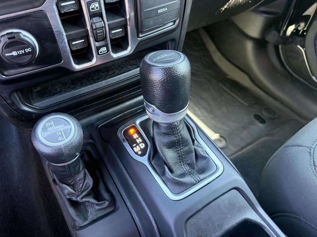 Used 2022 Jeep Gladiator Sport image 22