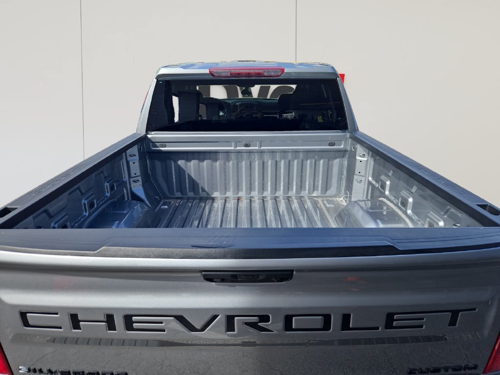 Used 2024 Chevrolet Silverado 1500 Custom w/ Turbomax Blackout Package RWD image 18