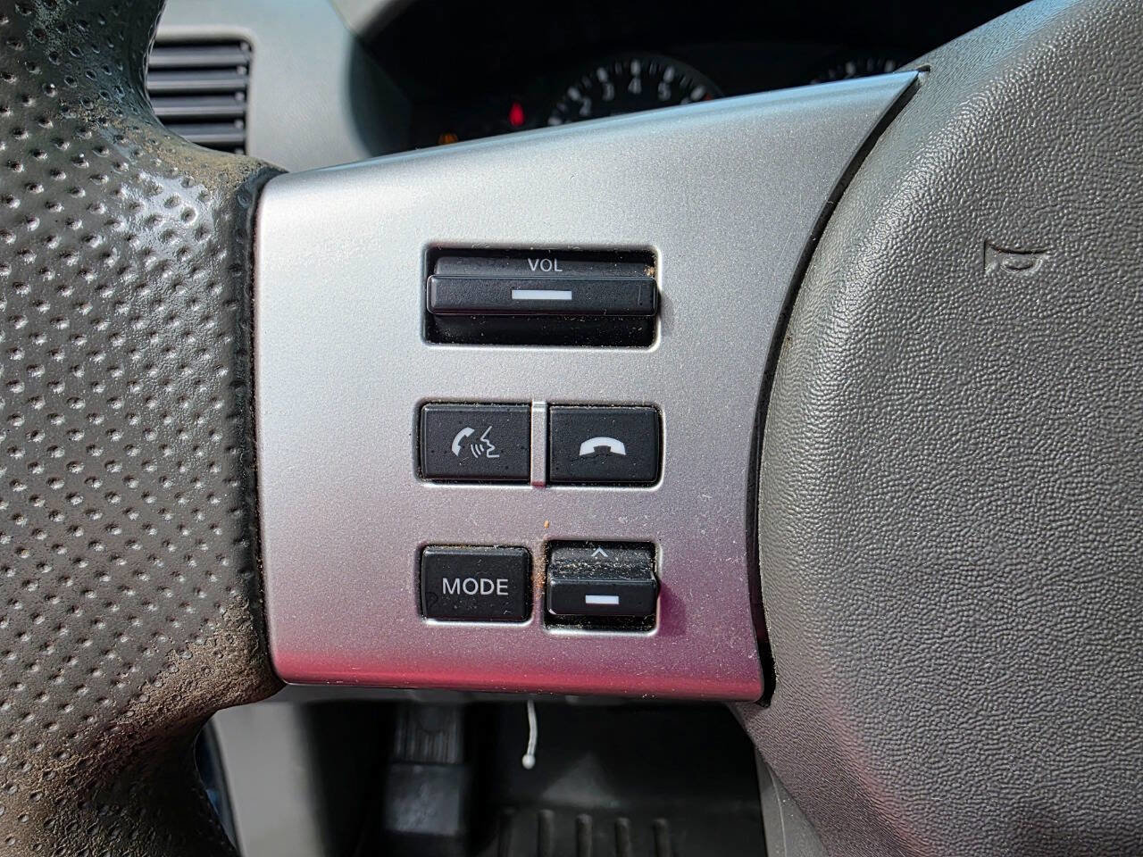 Used 2013 Nissan Frontier SV w/ SV Value Truck Pkg image 18