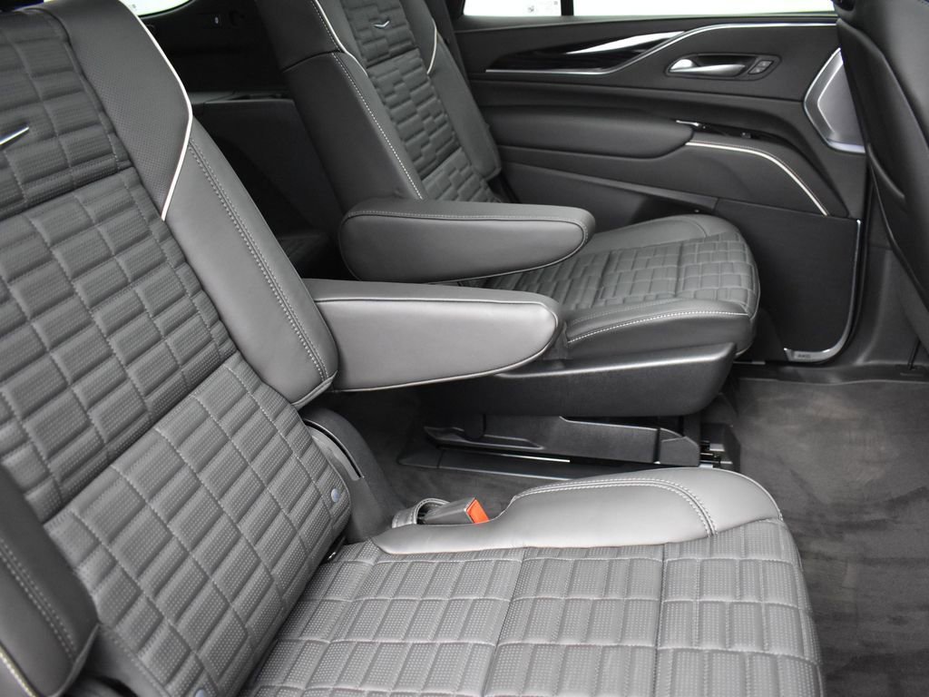 Certified 2023 Cadillac Escalade V w/ LPO, ONYX Package image 32