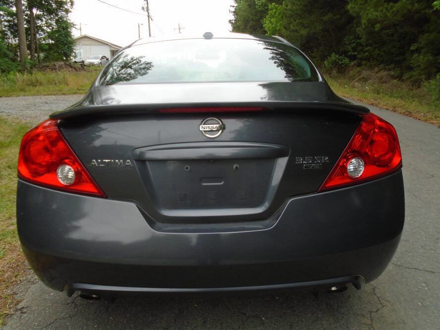 Used 2011 Nissan Altima 3.5 SR FWD image 6