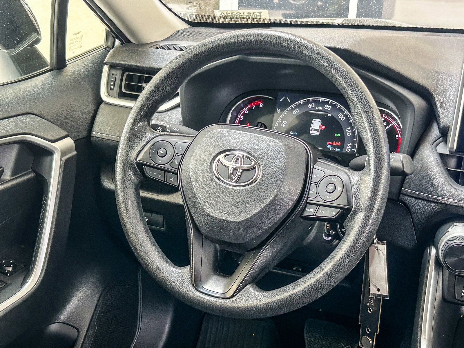 Used 2023 Toyota RAV4 LE FWD image 15