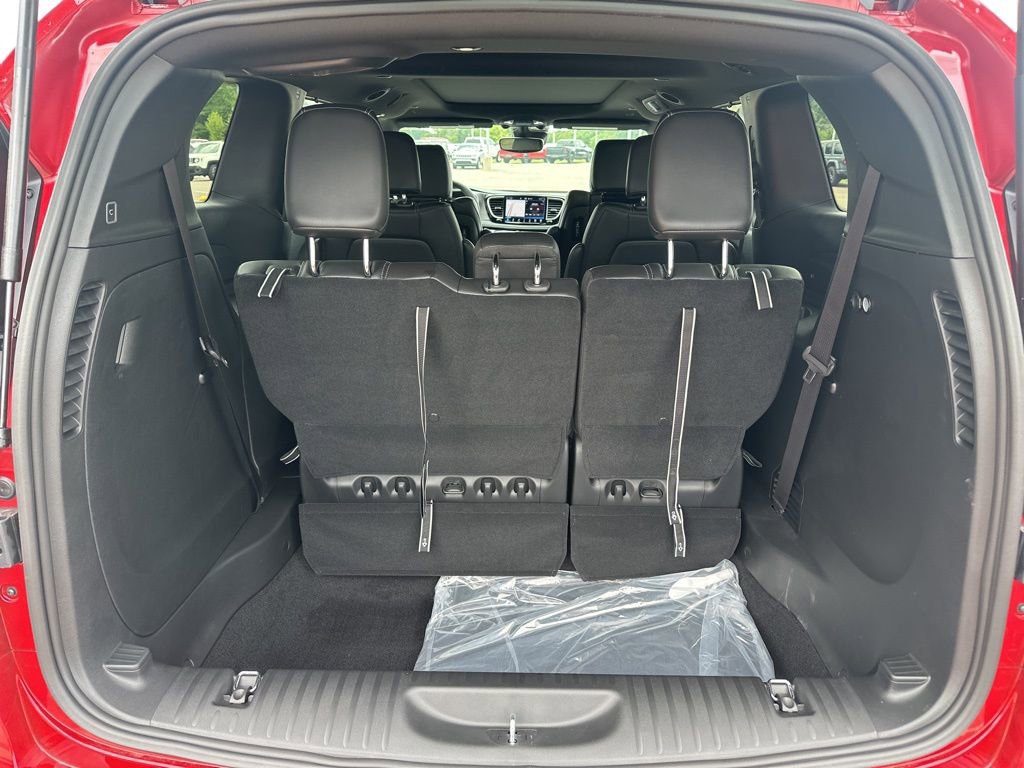 New 2026 Chrysler Pacifica Select FWD image 9