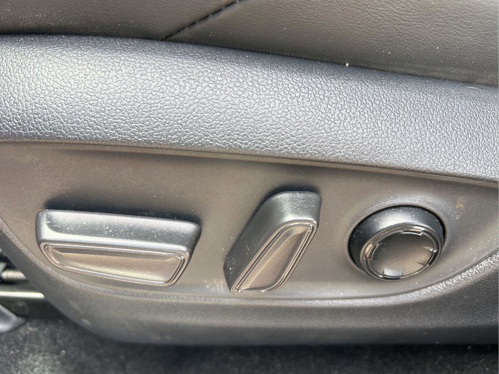 Used 2021 Toyota Venza XLE w/ Softex Package image 27