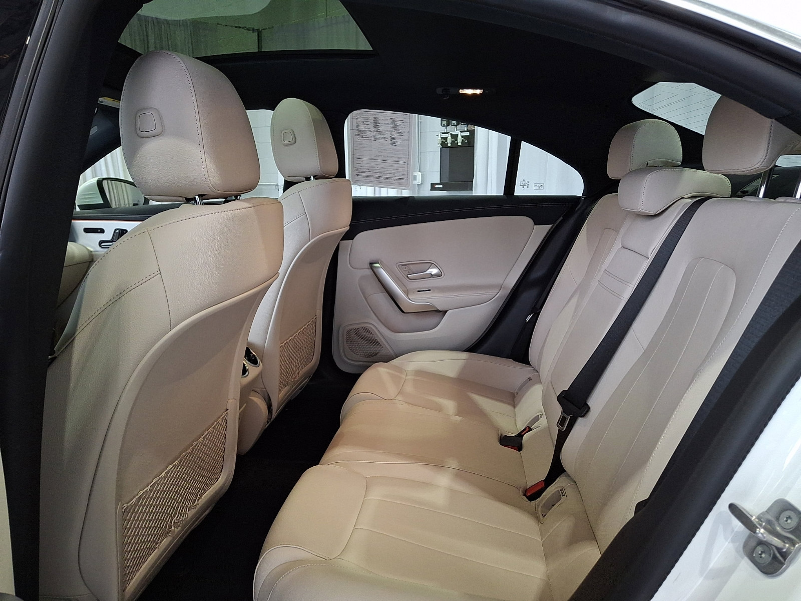 Used 2023 Mercedes-Benz CLA 250 4MATIC image 9