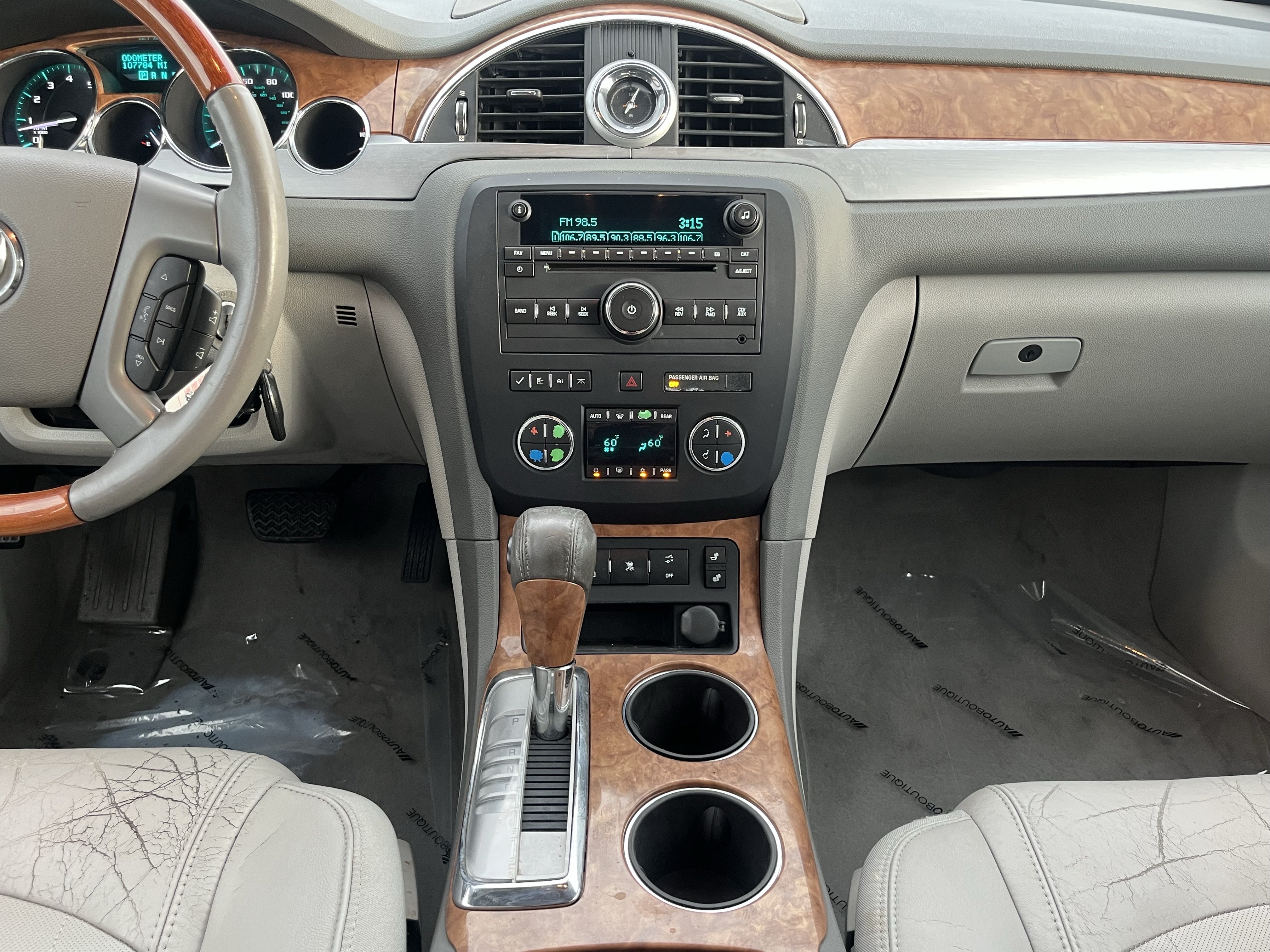 Used 2011 Buick Enclave CXL FWD image 25