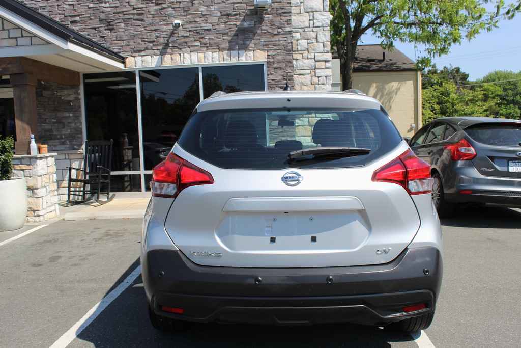 Used 2020 Nissan Kicks SV FWD image 6