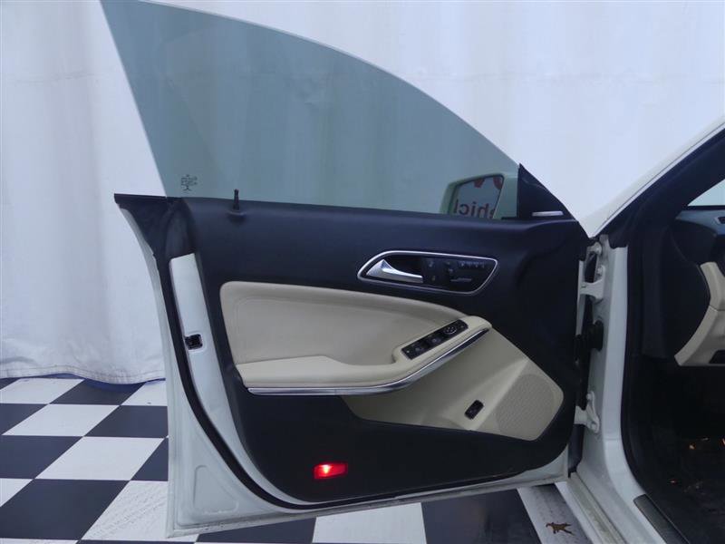 Used 2016 Mercedes-Benz CLA 250 4MATIC image 25