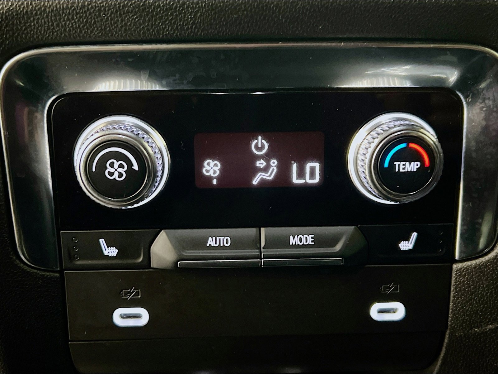 Used 2024 GMC Yukon Denali RWD image 19
