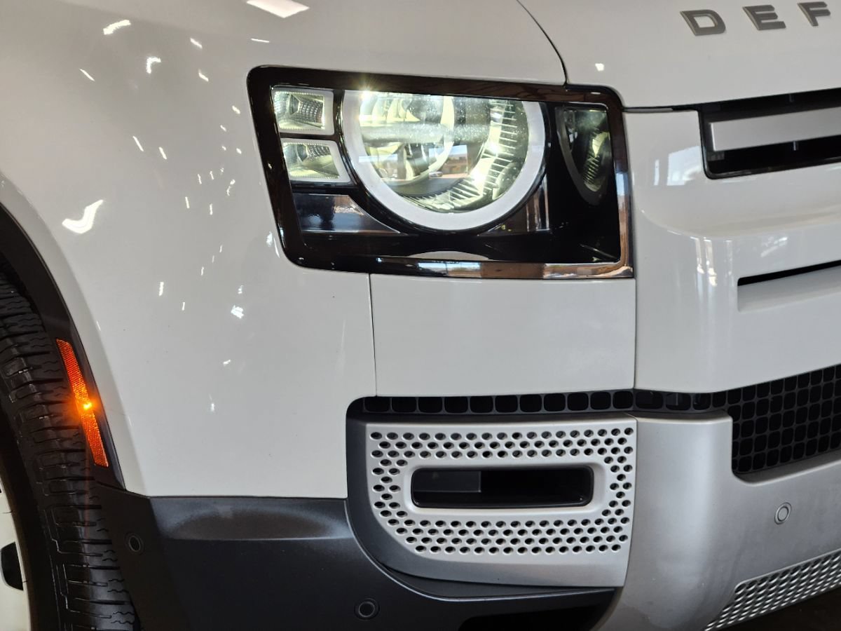 Used 2022 Land Rover Defender 110 AWD/4WD image 16