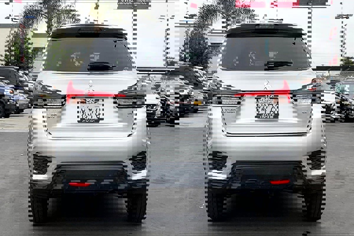 Used 2021 Mitsubishi Outlander Sport SE image 4