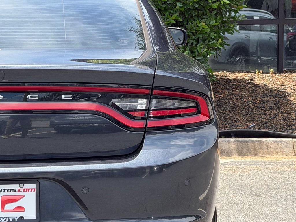 Used 2019 Dodge Charger SXT RWD image 15