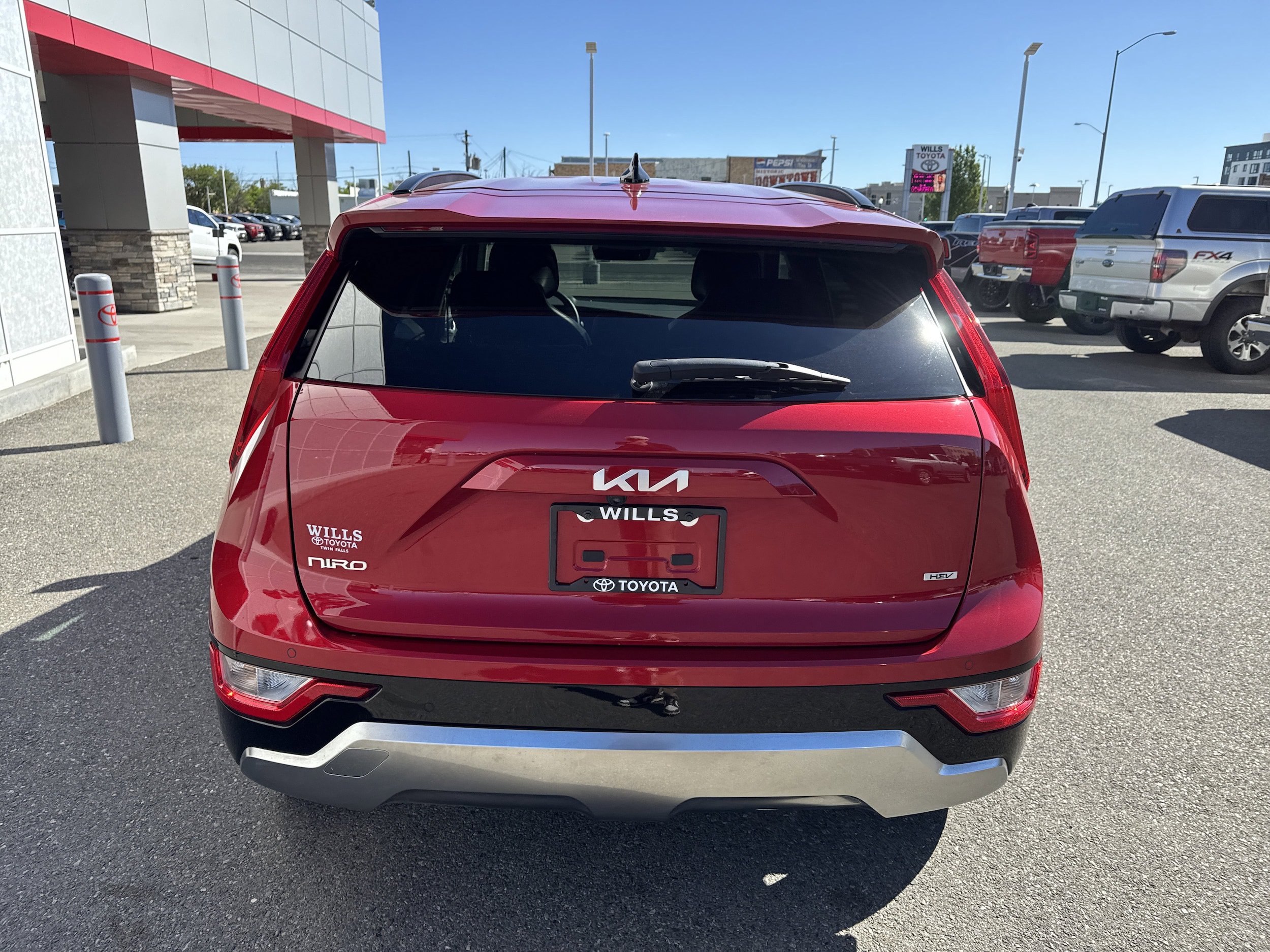 Used 2024 Kia Niro EX Touring FWD image 7