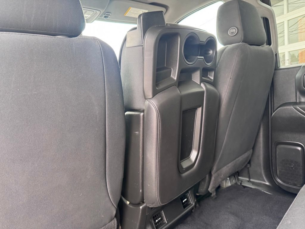 Used 2020 Chevrolet Silverado 1500 Custom w/ Custom Value Package AWD/4WD image 22