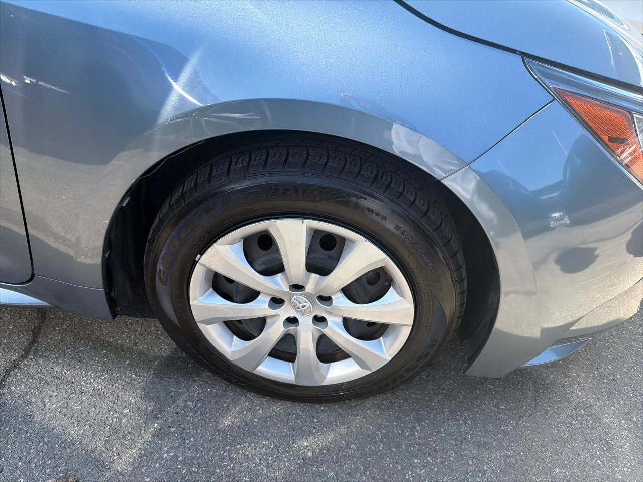 Used 2021 Toyota Corolla LE w/ Carpet Mat Package (TMS) FWD image 4
