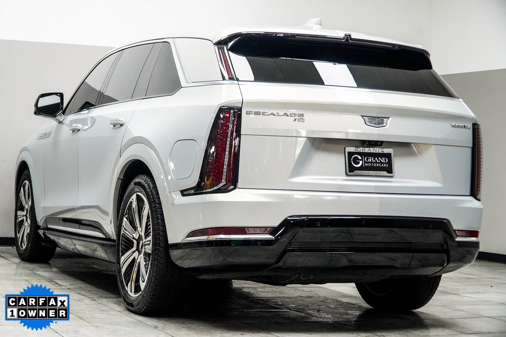 Used 2025 Cadillac Escalade IQ Luxury 2 image 10