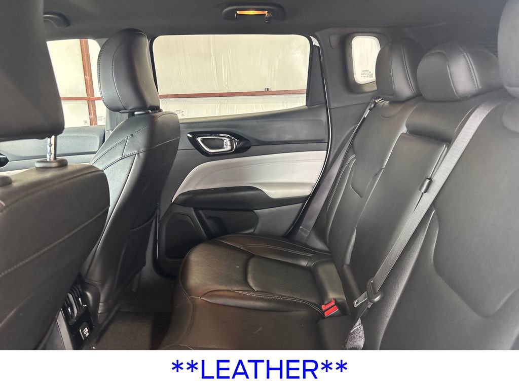 Used 2025 Jeep Compass Limited image 17
