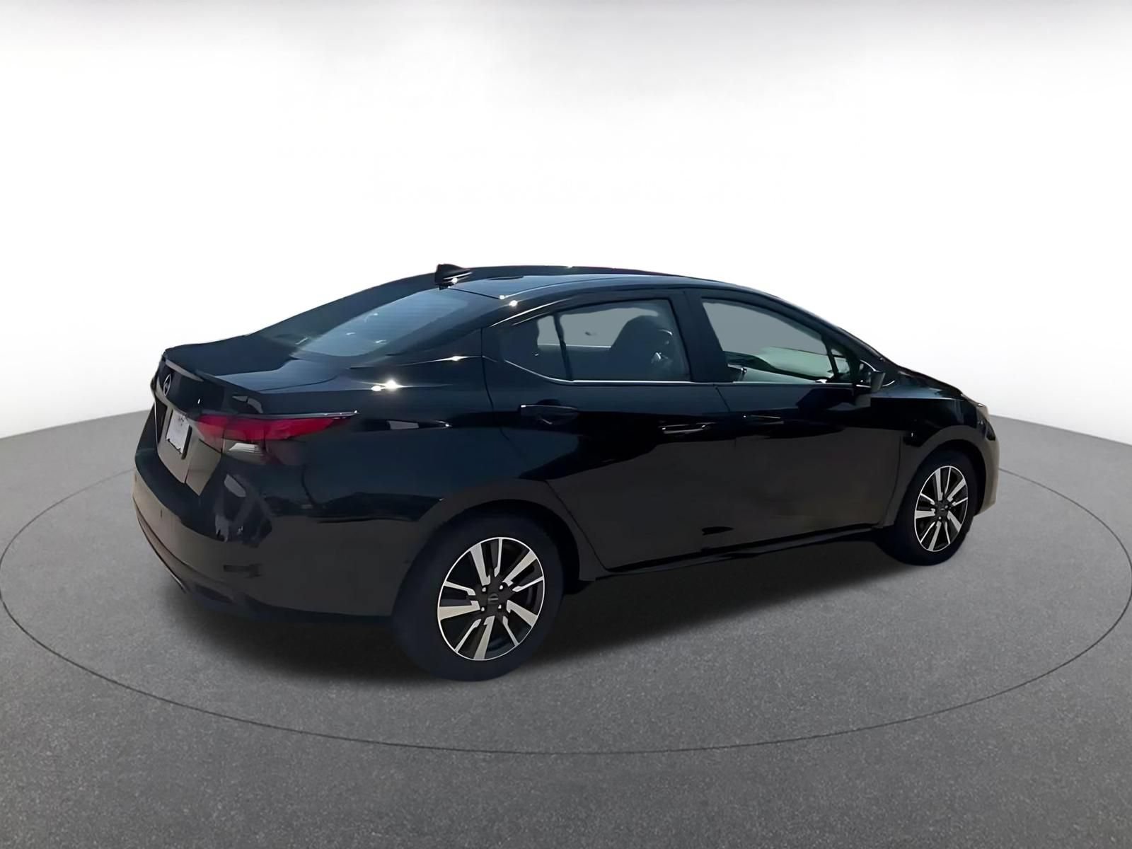 Used 2025 Nissan Versa SV FWD image 13