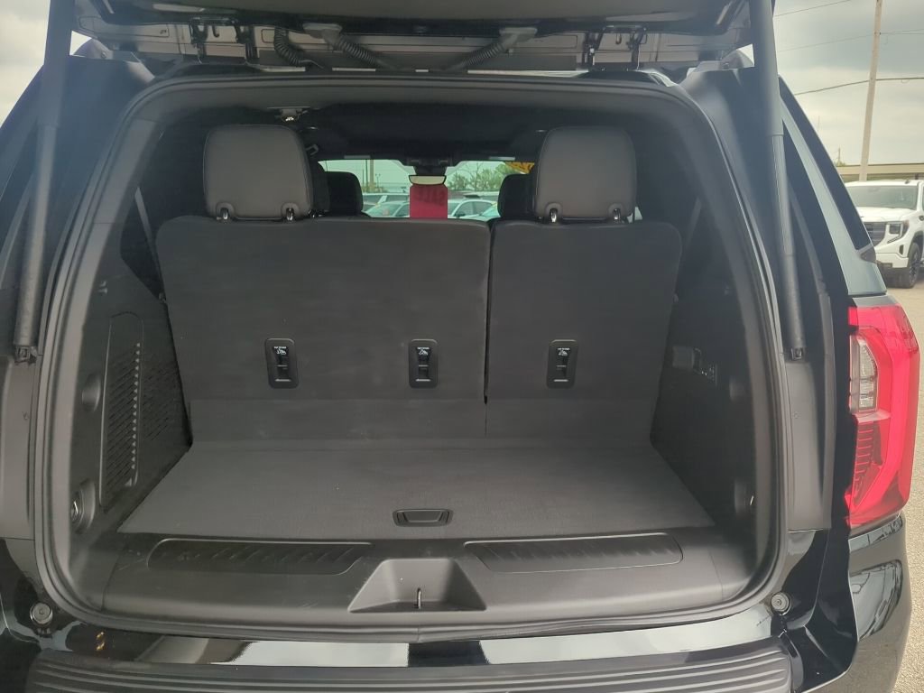 Used 2025 GMC Yukon Elevation w/ LPO, Elevation Black Package image 11