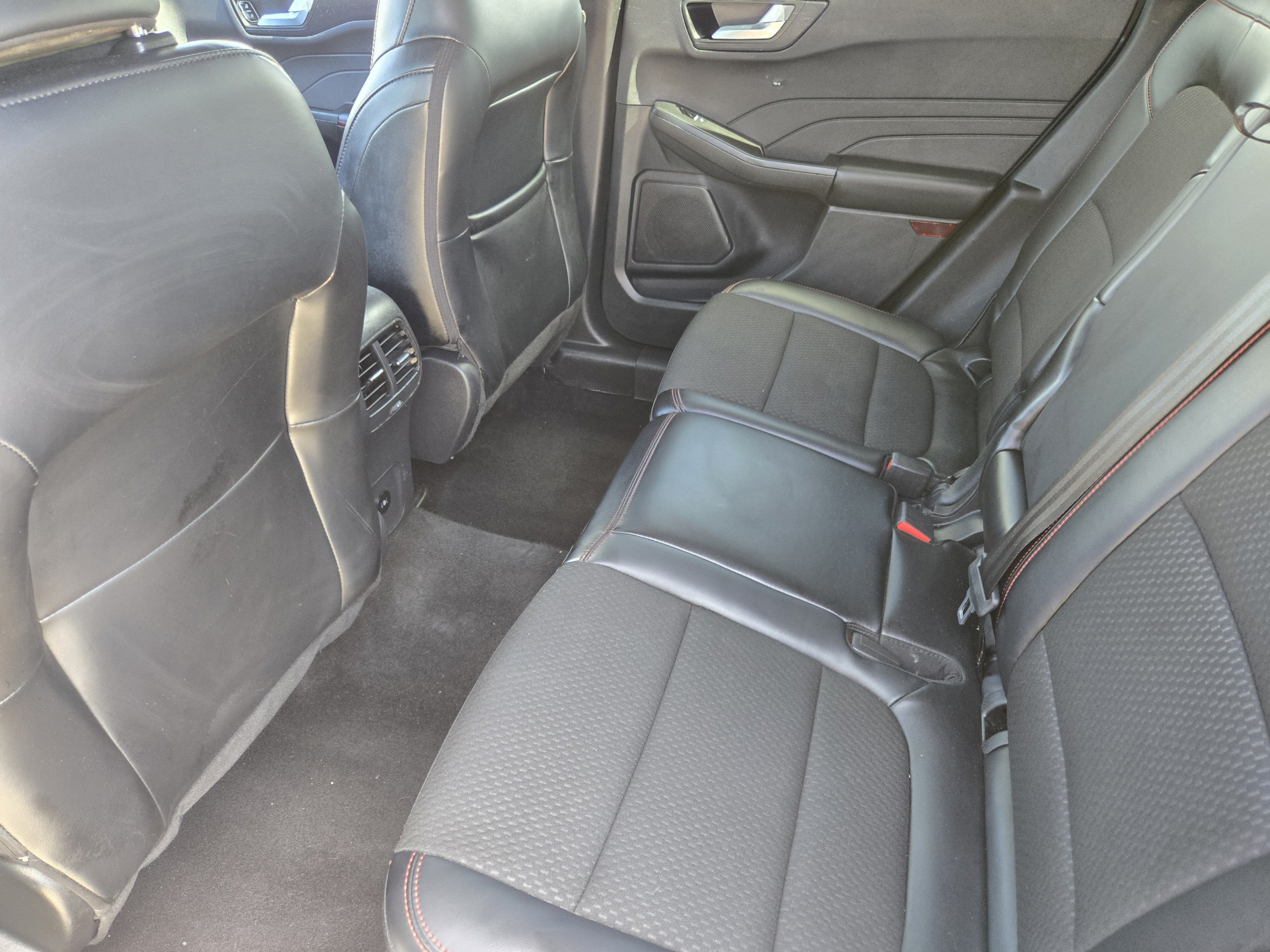 Used 2024 Ford Escape ST-Line AWD/4WD image 27