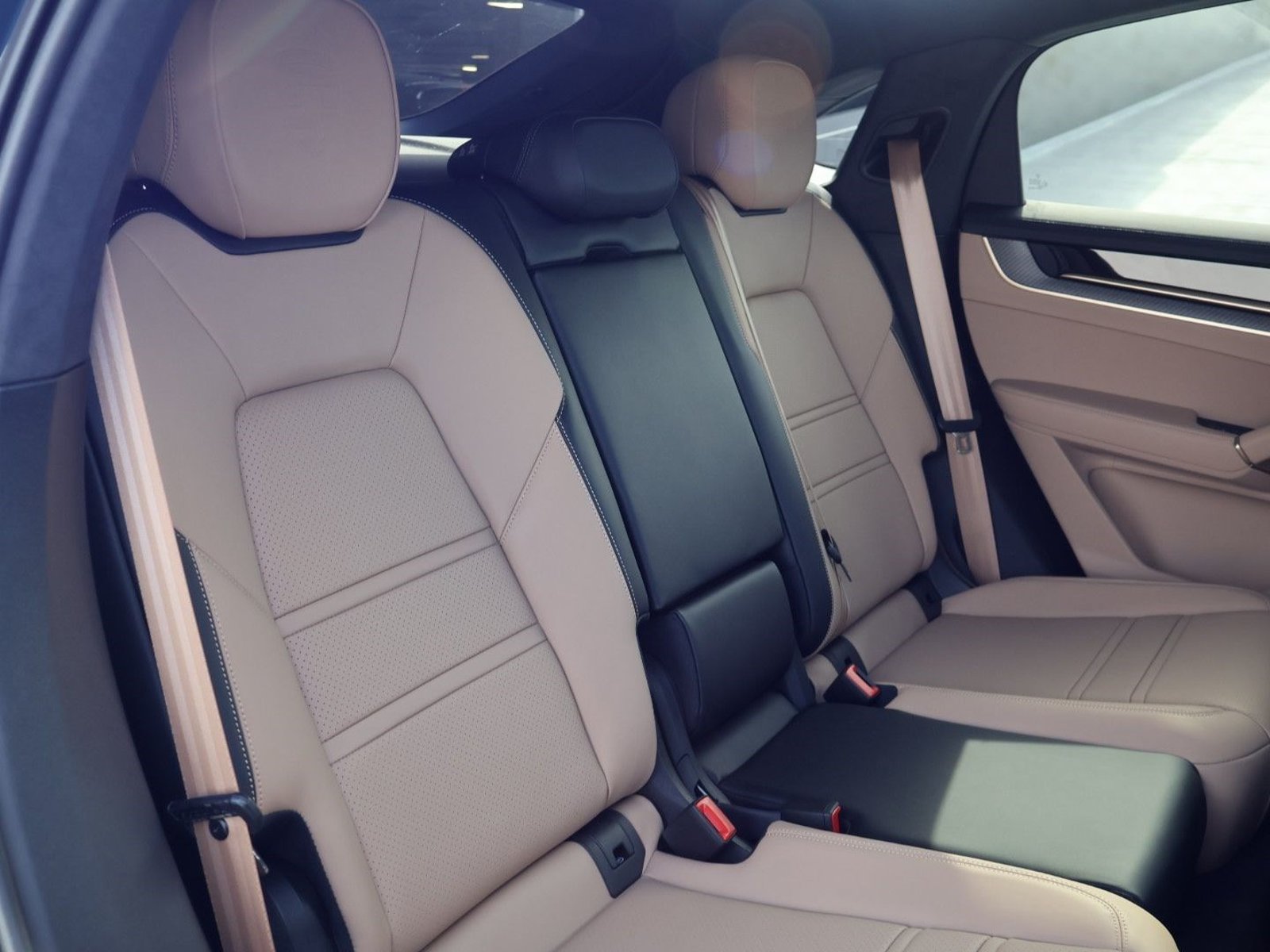 New 2026 Porsche Cayenne GTS AWD/4WD image 23