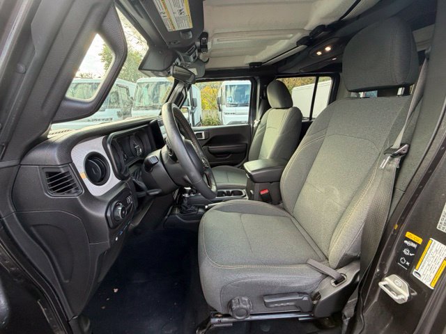 Used 2024 Jeep Wrangler Unlimited w/ Convenience Group AWD/4WD image 5
