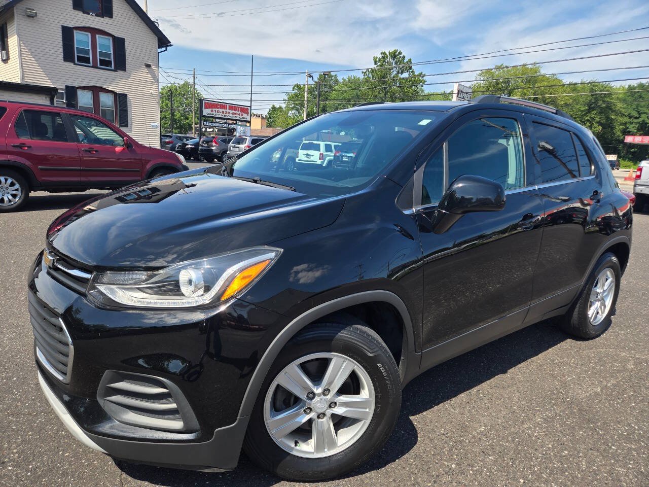 Used 2020 Chevrolet Trax LT FWD image 2