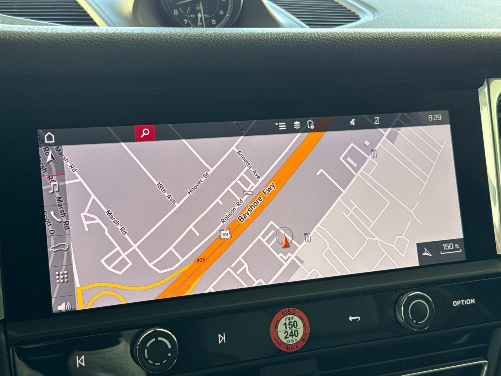 Certified 2025 Porsche Macan image 14